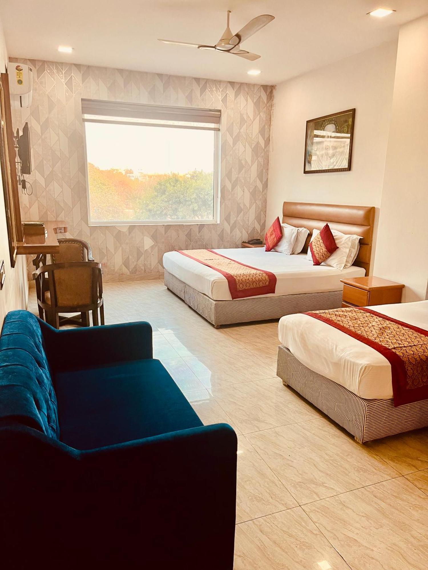 Amora Rooms Dwarka New Delhi Exterior photo