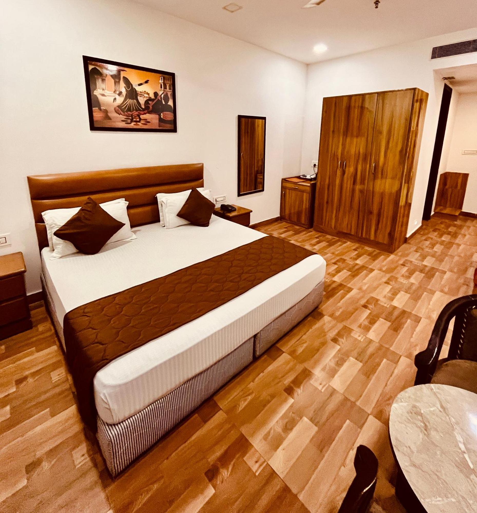 Amora Rooms Dwarka New Delhi Exterior photo