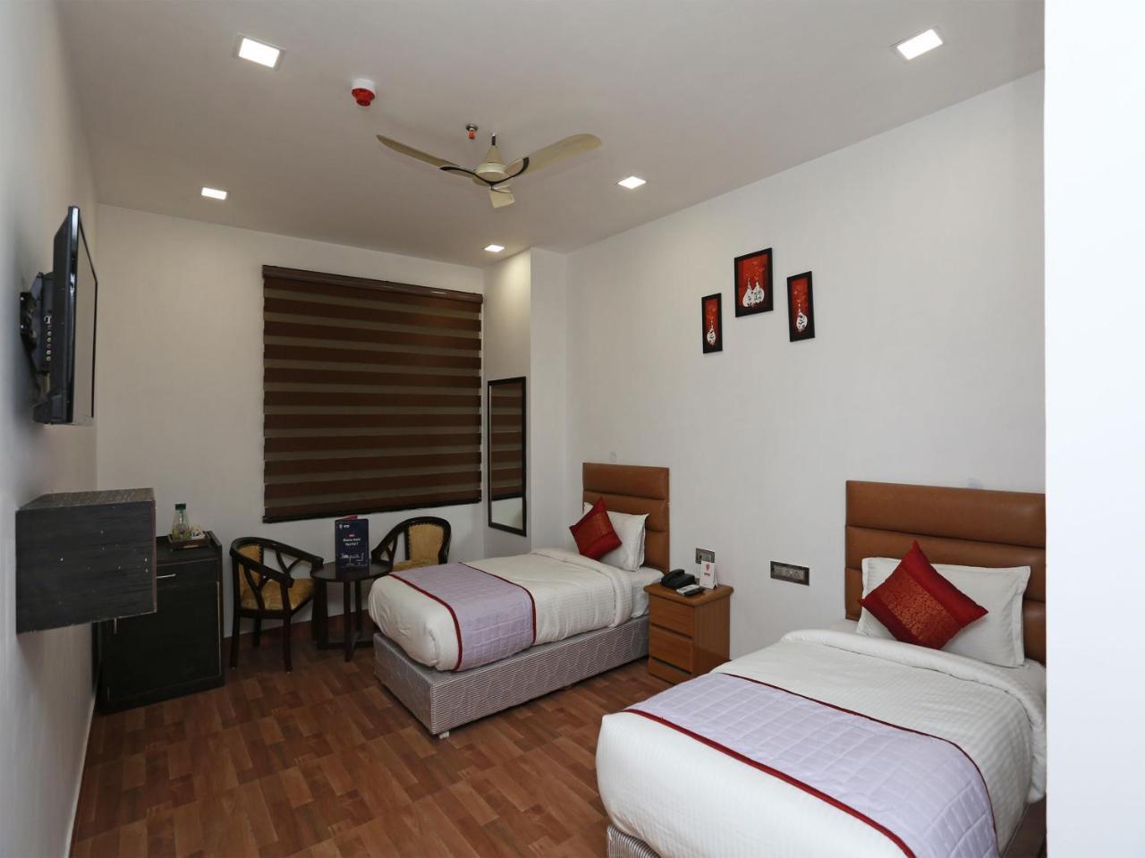 Amora Rooms Dwarka New Delhi Exterior photo
