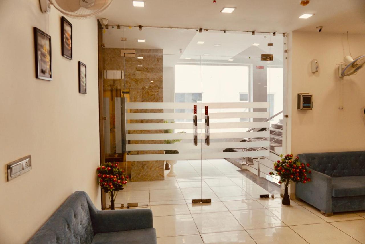 Amora Rooms Dwarka New Delhi Exterior photo